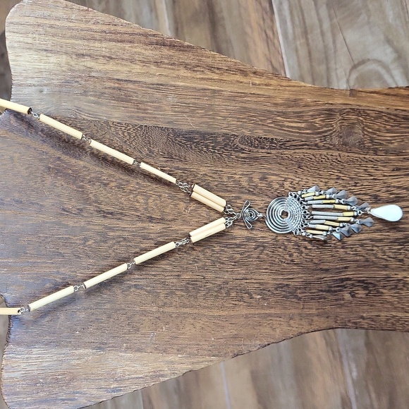 Unbranded Jewelry - Peruvian Bamboo Tube Bead & Silver Tone Metal Work Jasper Stone Pendant Necklace